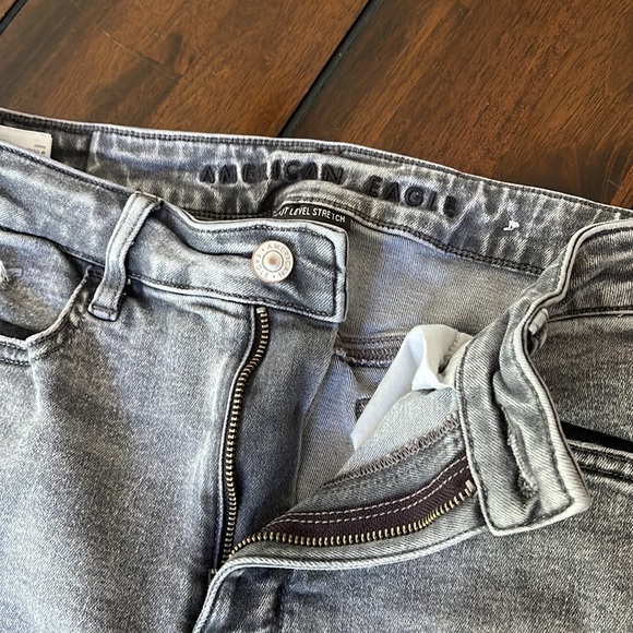 American Eagle Ripped Jeans - Picture 7 of 8